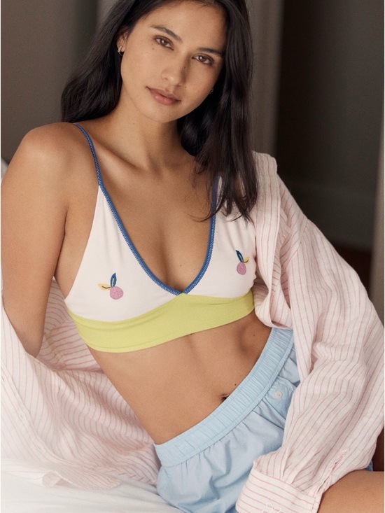 Anthropologie Tops - Emily Isabella Seamless Plunge
Bralette | Anthropologie